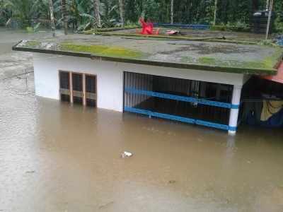 Kerala: Rains wreak havoc; CM Pinarayi Vijayan calls situation 'very grave'; Cochin airport closes arrival operations