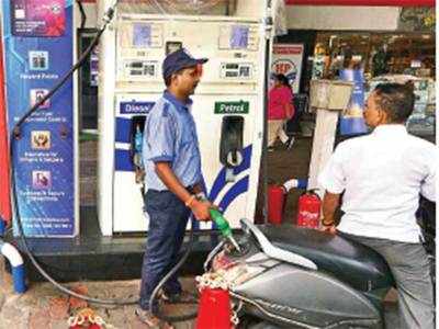 Eye on polls, govt lets OMCs open 56,000 new fuel pumps