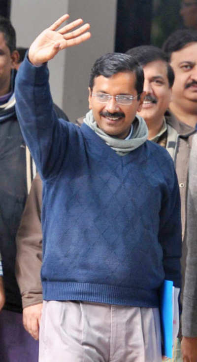 Discoms trying to blackmail govt: Kejriwal