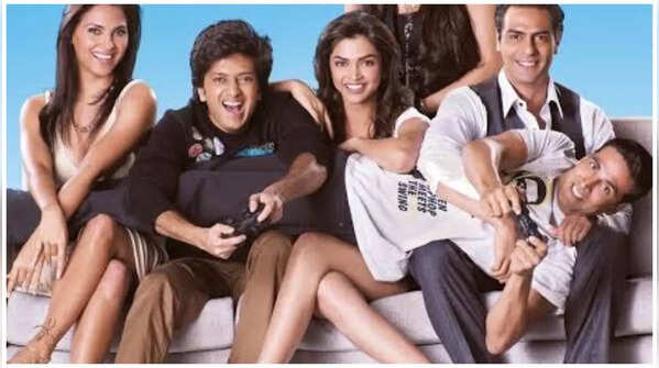 'Housefull' (2010) — Chaos at first sight