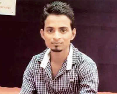 22-yr-old dies as car hits his bike in Bandra