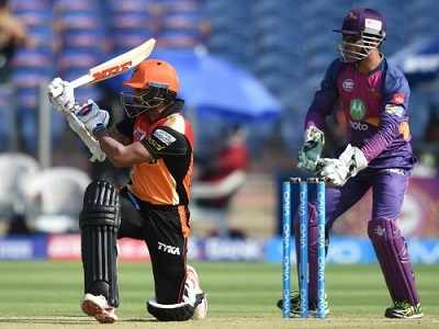 Sunrisers Hyderabad vs Rising Pune Supergiant: SRH lose Shikhar Dhawan, make 65/1 in 10 overs
