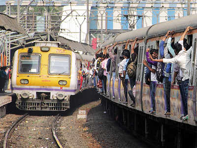 Brace for Christmas nightmare on CR’s Dombivali-Kalyan line, 124 local to be cancelled to construct foot overbridge in Thakurli