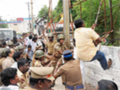 End protest over Elangovan:Jaya