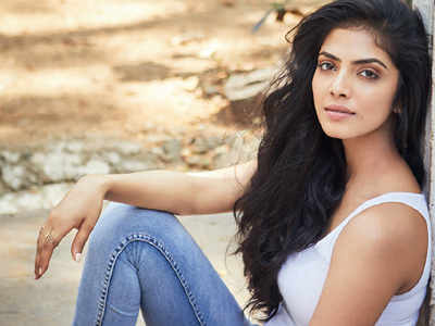 “I’d love to work with Ishaan Khatter again,” says Beyond The Clouds actress Malavika Mohanan