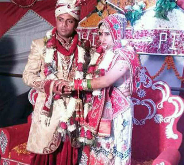 'Rich' couple forges identity to enter government-sponsored mass marriage programme