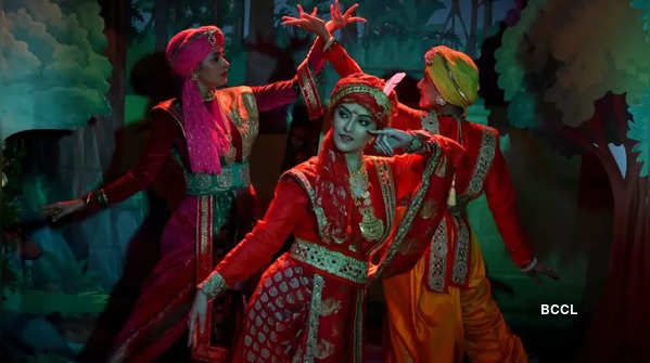 Aniket and Shyamoli perform Tagore’s dance drama Chitrangada; See photos 