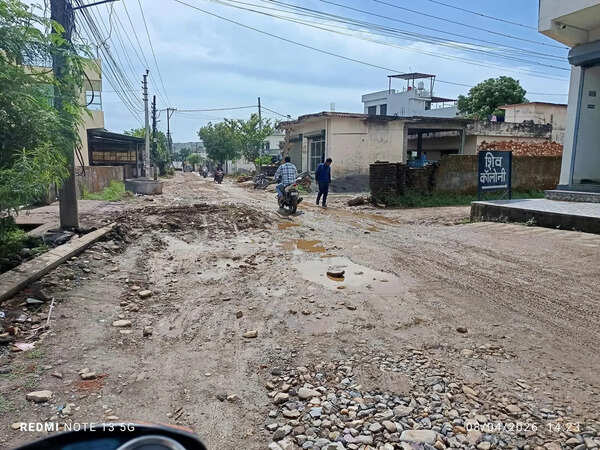 Doon residents flag poor road repairs despite CM’s directions