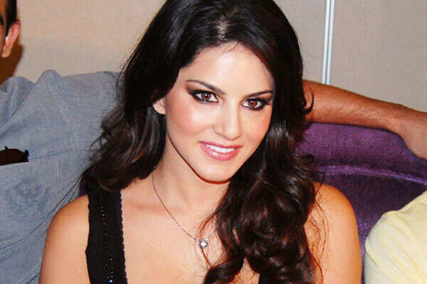 I see a lot more kissing in Hindi films now: Sunny Leone