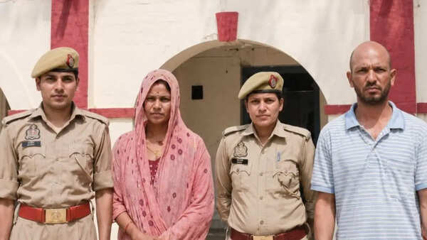 Woman, lover tie husband to bed and set him ablaze in Uttar Pradesh; both arrested