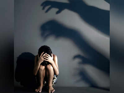 5-yr-old girl molested by school mausi
