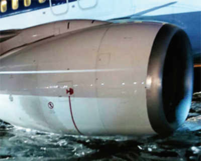 Cracked bolt caused Jet aircraft landing mishap