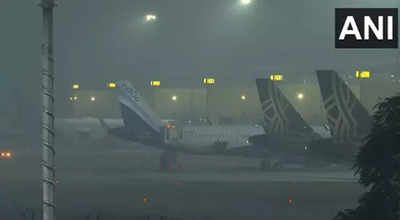 Delhi News Live Updates: Flights delayed at Delhi airport amid fog and low visibility