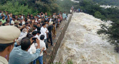 Dam breaches in Telangana, evacuation in 17 villages