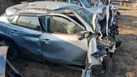 Three of family die in crash on Del-Mum eway as car rams into divider and overturns