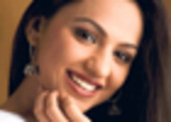 Priya and Jatin seeing each other 