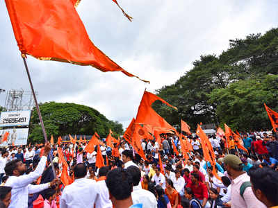 3,000 Maratha protesters back at Azad Maidan