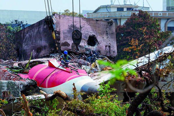 Record flights, major disasters: 2025 exposed cracks in aviation's epic rebound