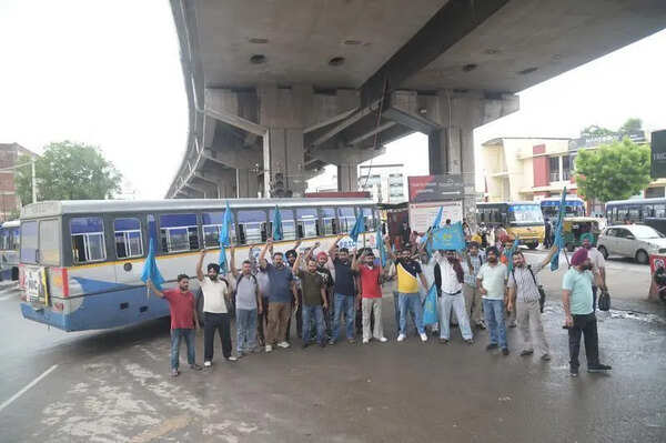 Punjab transport workers announce strike calendar, demand release of jailed colleagues