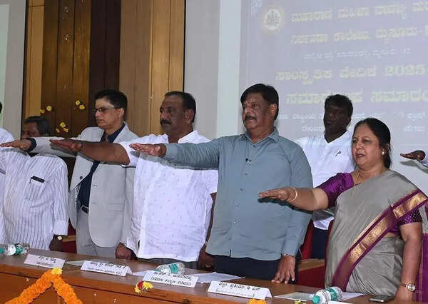 Minister urges women to pursue science
