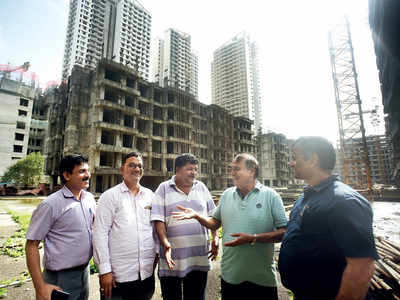 Don’t wait for Bombay High Court order, finish chawl project: Shiv Sena leaders