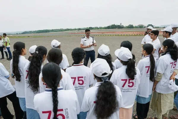Mangaluru airport hosts II PUC toppers for behind-the-scenes aviation visit