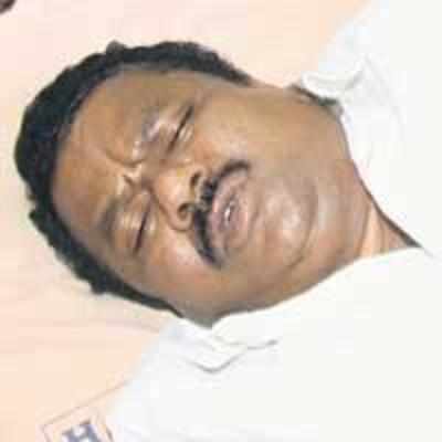 Sacked DMK minister thrashes tormentor