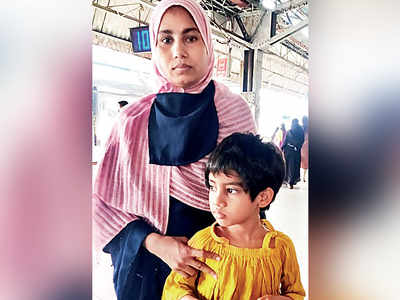 Railway police save woman and child from falling off train at Mumbra