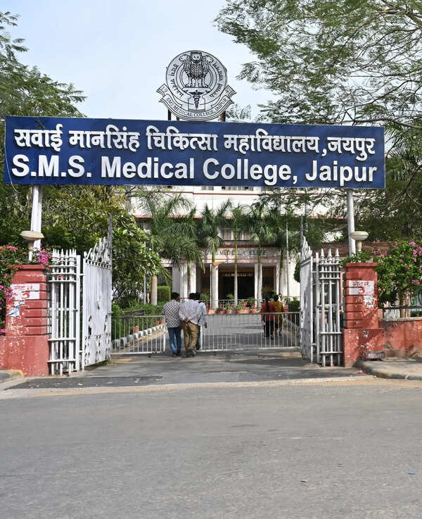 SMS pharmacists issue 7-day ultimatum over reinstatement, probe demand