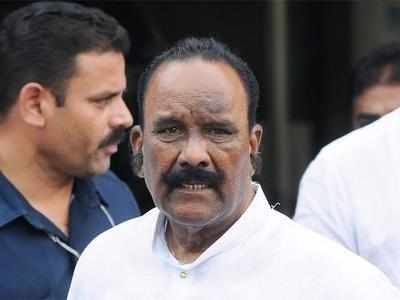 Telangana Home Minister manhandles party worker