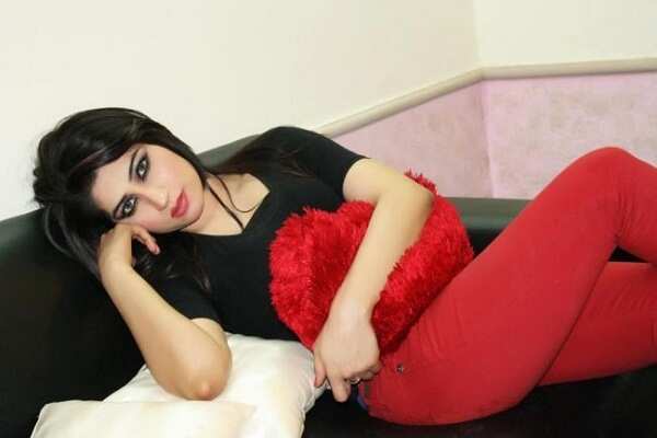 Pakistani model to strip naked if Pak defeats India?