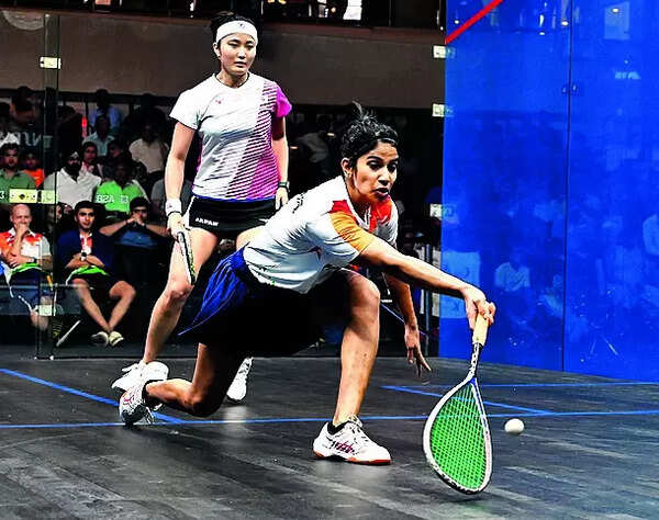 Joshna helps India edge Japan to top group