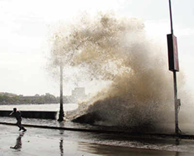 Monster waves lead to massive clean-up