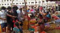Visakhapatnam: People flout social distancing norms in markets 