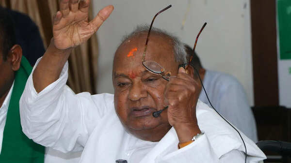 Bidadi township project: Gowda flags ‘land mafia’, writes to Sonia & Rahul
