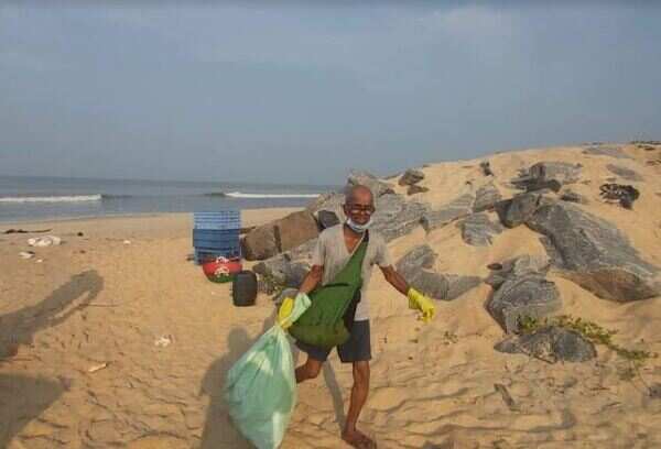 At 74, he walks, cleans Chitrapur Beach for 3 hours every day