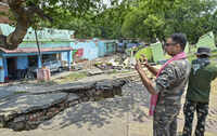 Dhanbad MLA calls off stir over land subsidence, gas leak