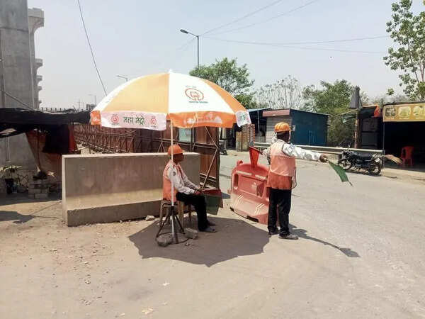 150 water points, 200 umbrellas to cool Metro sites