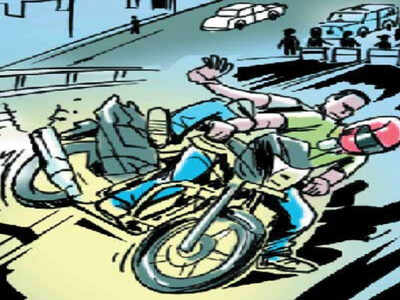 Bengaluru: Pillion rider dies after losing balance and falling off bike