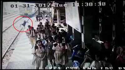 Caught on camera: Mumbai man jumps in front of train at Vikhroli, survives