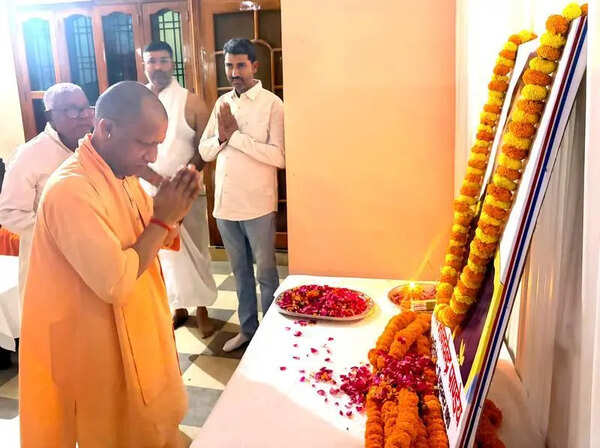 Yogi pays tribute to former MLA Sheetal Pandey’s son