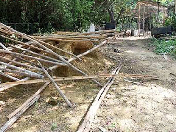 Idol workshop in Delhi stays idle amid Covid fears