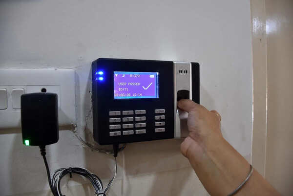​Education department to install biometric attendance machines in all junior colleges across Maharashtra