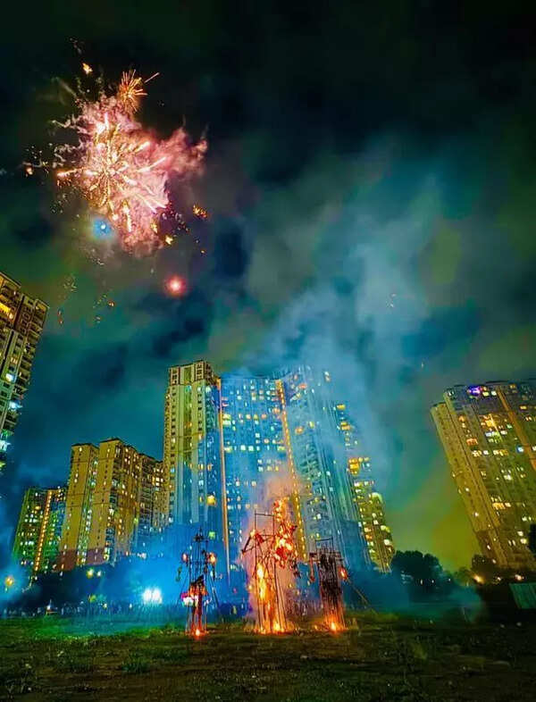 Ravan Dahan brings Dasara festivities in apartment complexes to fiery end