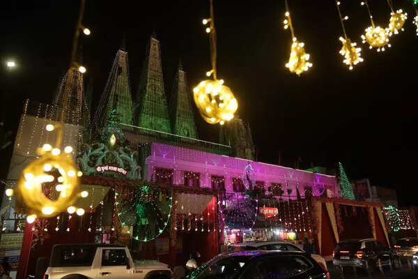 Faith lights up Ludhiana on first day of Navratri