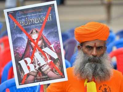 Padmavati Controversy: Rajput Karni Sena threatens to behead Sanjay Leela Bhansali