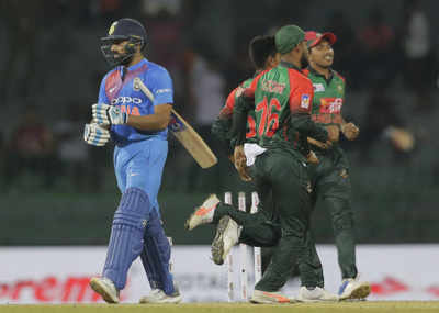 India vs Sri Lanka Live Cricket Score & Updates, 4th T20 Match of Nidahas Trophy 2018 Tri-Series: Dinesh Karthik and Manish Pandey’s partnership crosses 50; India wins the match by 6 wickets