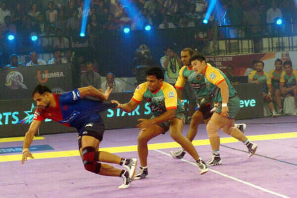 Pirates snatch draw vs Delhi