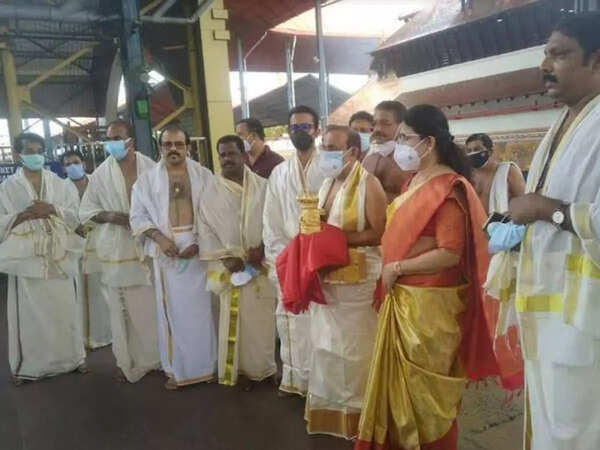 Kerala: NRI businessman Ravi Pillai presents emerald-studded crown to Guruvayur Temple