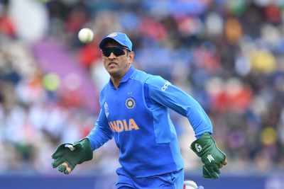 MS Dhoni not to remove insignia from gloves, have requested for ICC approval: CoA chief Vinod Rai